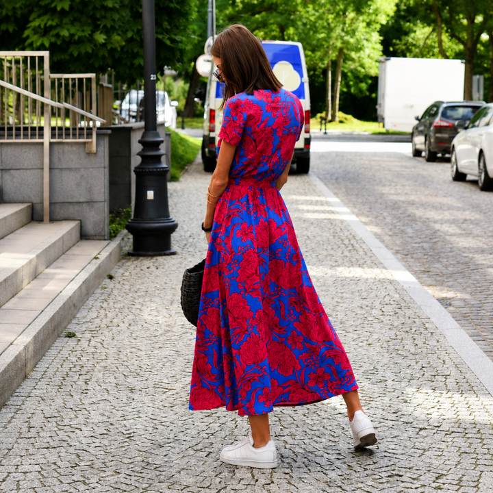 Amber | V-Neck Shaping Dress