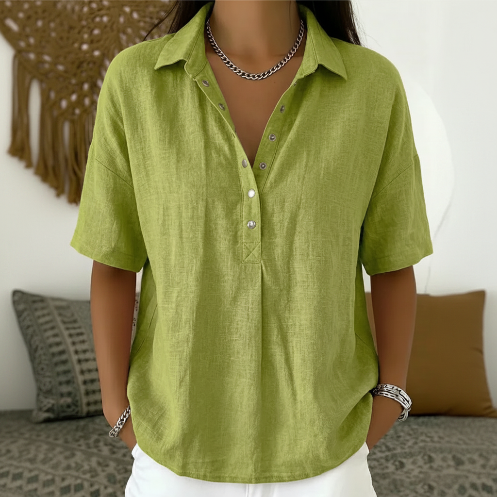Amiya | Blouse with collar and button detail