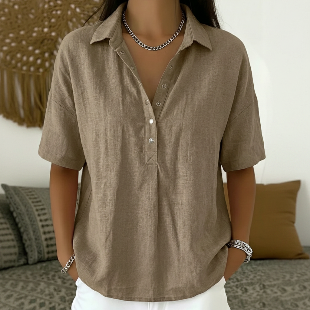 Amiya | Blouse with collar and button detail