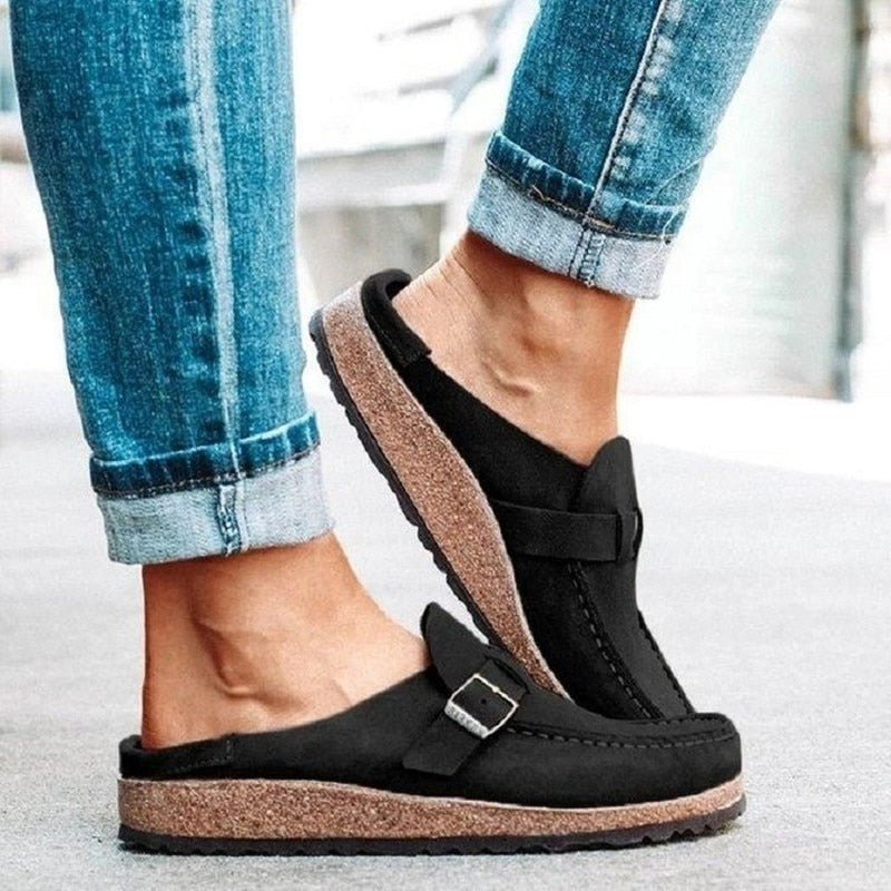 Rachel | Retro Style in Suede Shoes