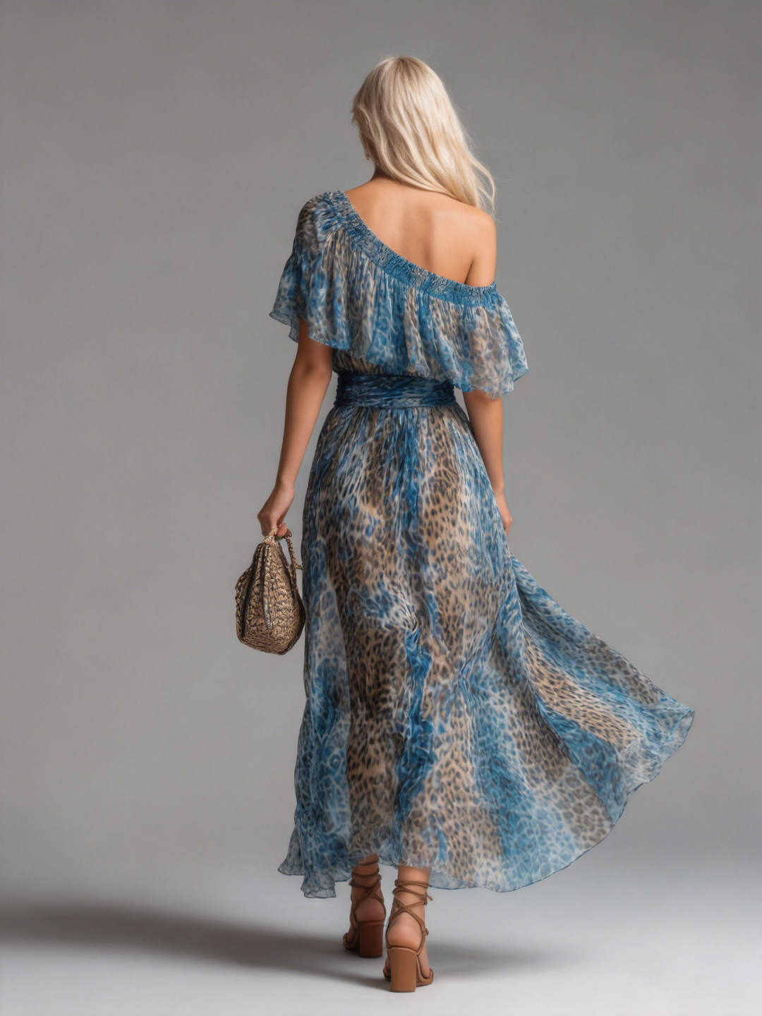 Wild - Long dress with leopard design and bare shoulders